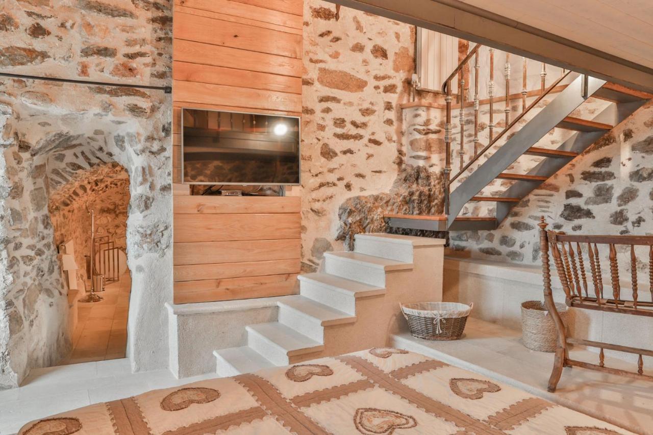 Maison D'Hotes Le Hameau De La Mure Saint-Laurent-du-Pape Exterior foto